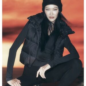 Alo Black Gold Rush vest